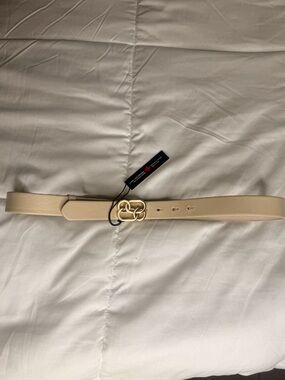 Women's Cream Leather Belt with Gold Double-Ring Buckle